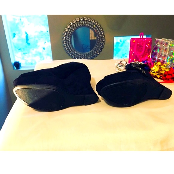 ❤️🔥ZigISoho Rhinestoned Black Suede Wedges 10❤️🔥 - Picture 8 of 8